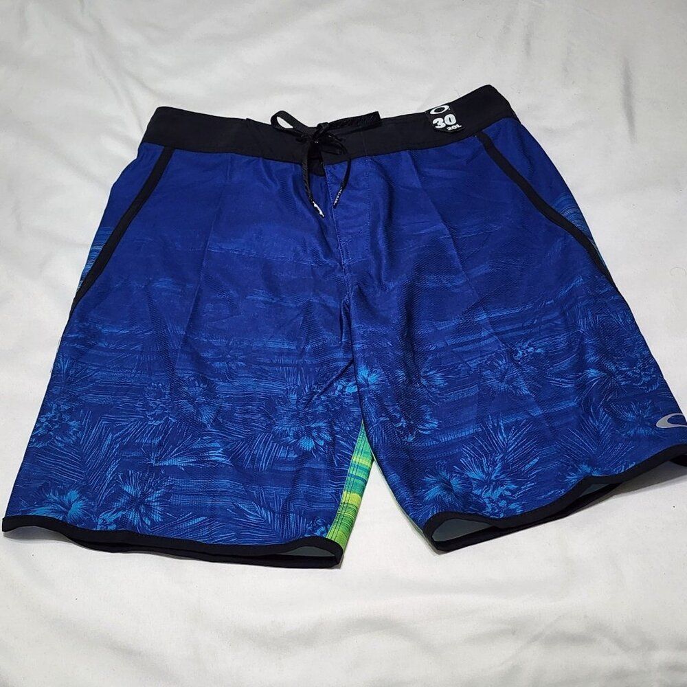 Oakley Blade Straight Edge 20 Board Shorts Men's Size 30 Multicolor
